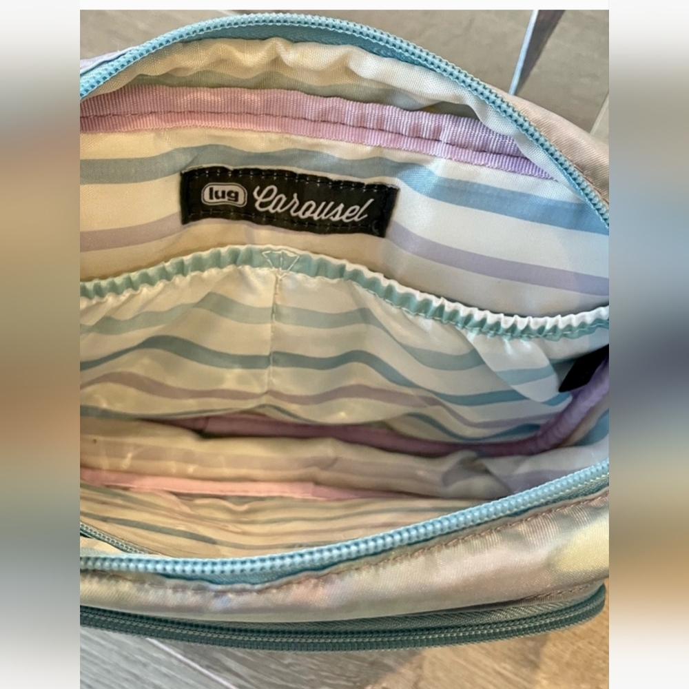 Like New Lug Carousel in Mystic Seaglass - Picture 3 of 4